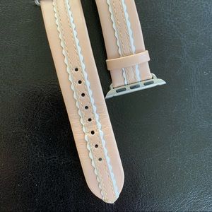 Dainty scalloped Apple Watch leather band.